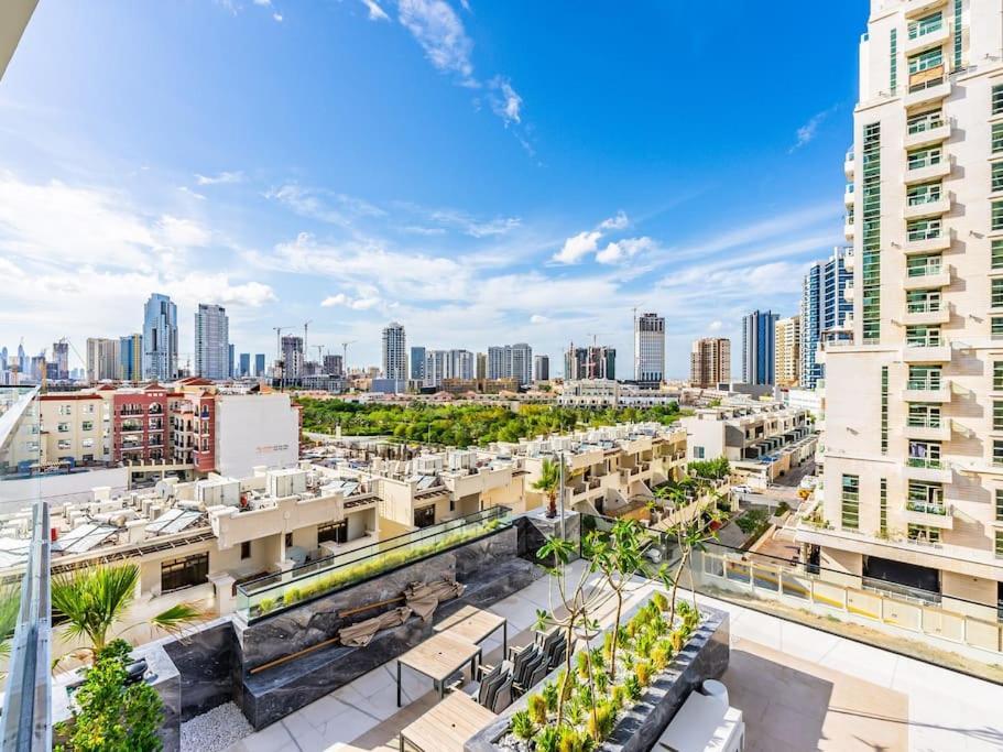 Stunning With Artful Interior And Urban Views