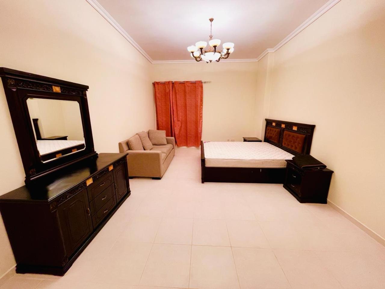 Al Ghazal Mall Residences Apartment *