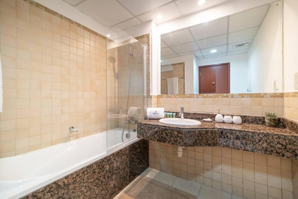 Stonetree - Spacious 2 Bedroom Near Jbr Dubai