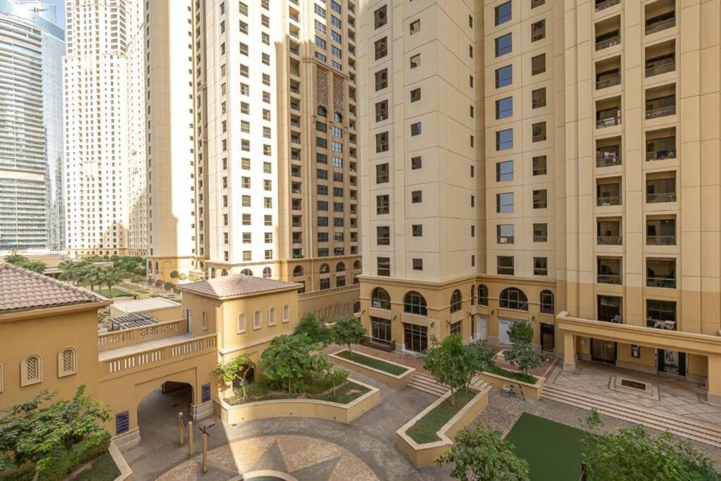 Stonetree - Spacious 2 Bedroom Near Jbr Apartment *