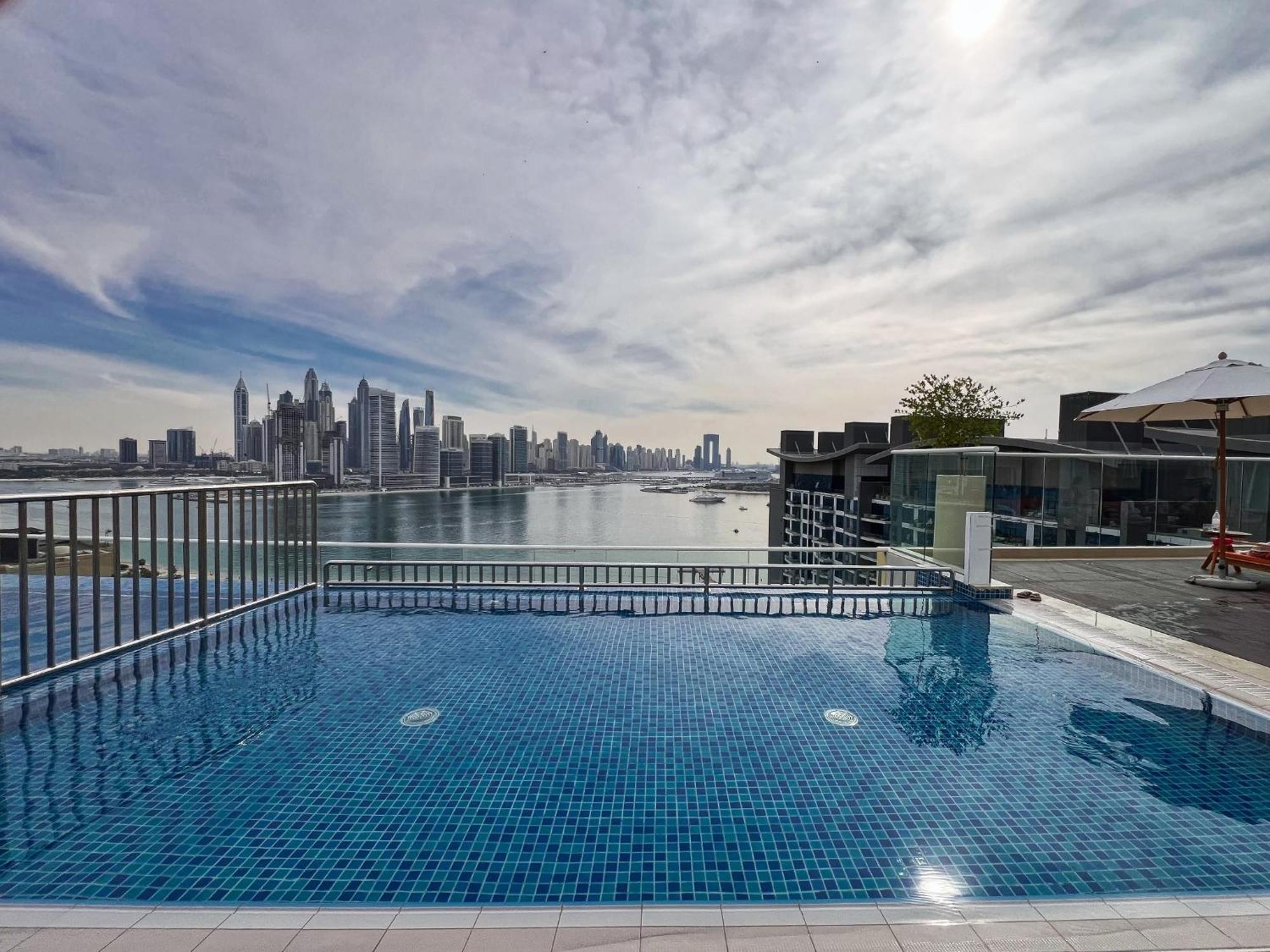 The Smart Concierge - Seven Palm Apartment *