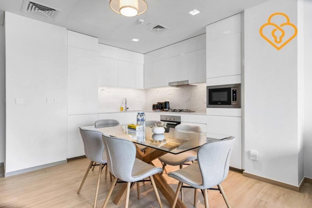 Keysplease 2 Bedroom Water View In Palace Residence, Creek Harbour *
