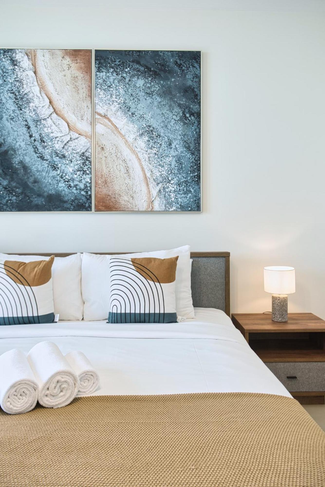 Creek Escape - Astonishing Creek Views Apartment