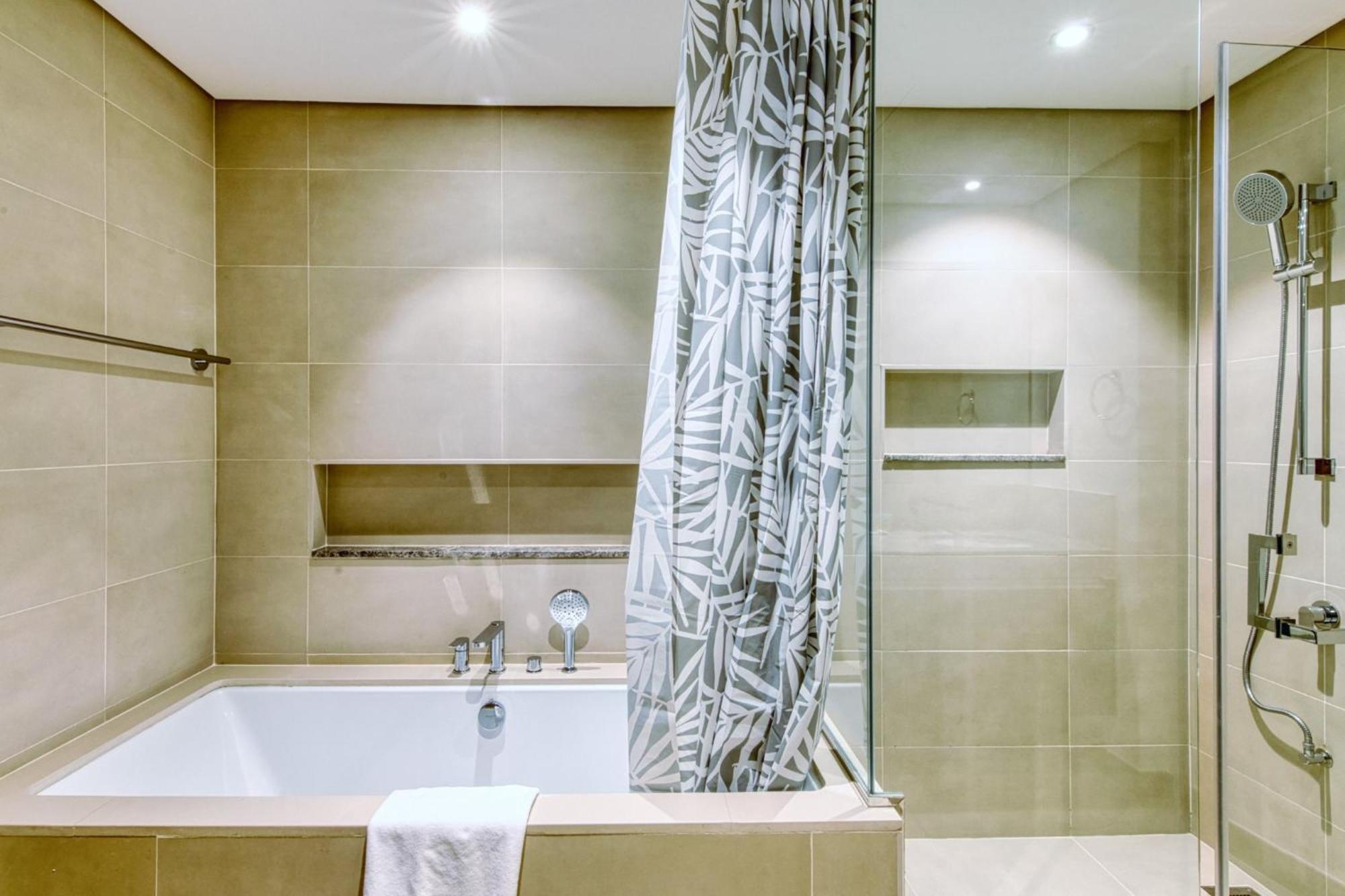 Creek Escape - Astonishing Creek Views Apartment *