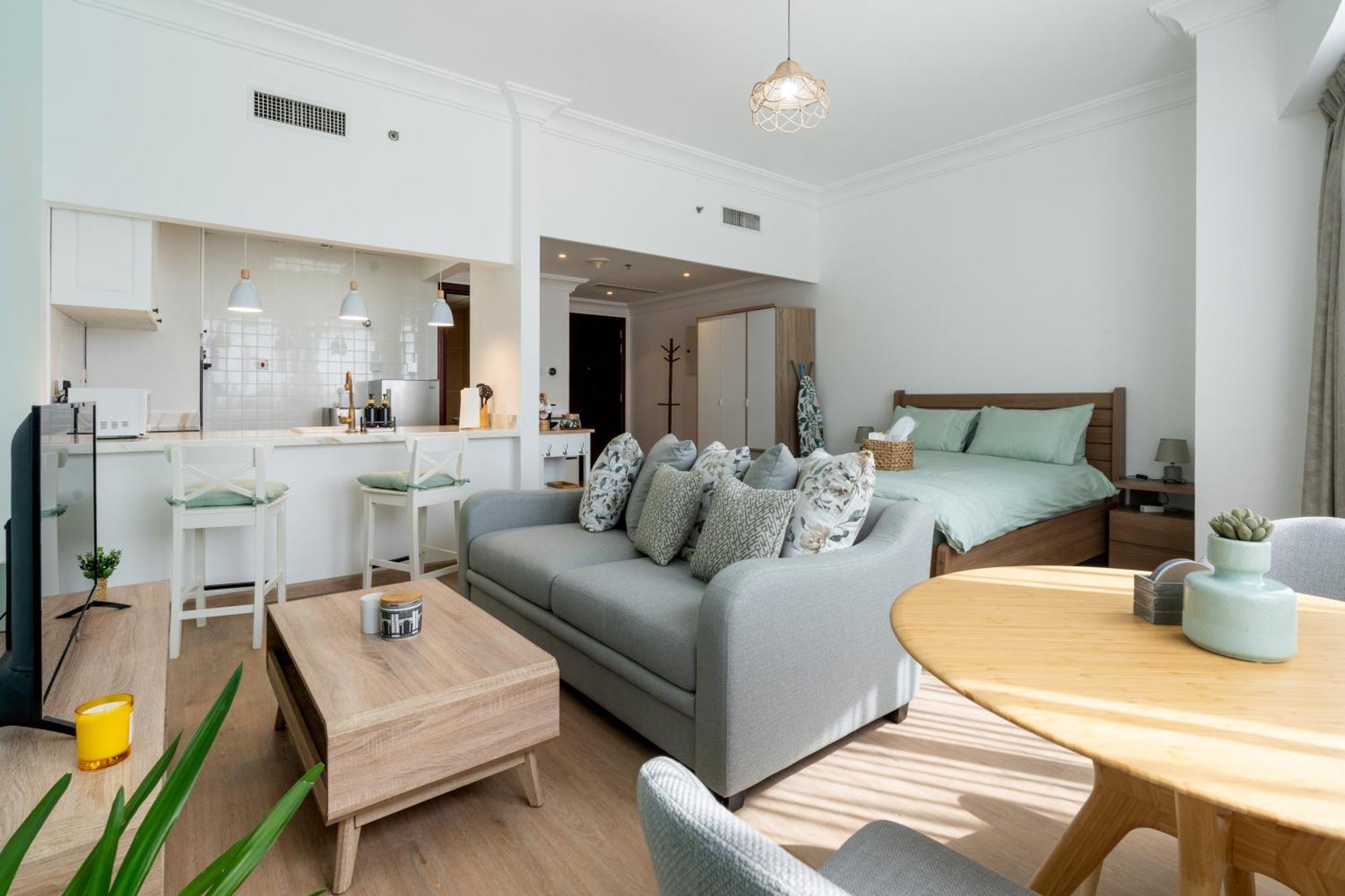 Newly Renovated Cosy * Dubai