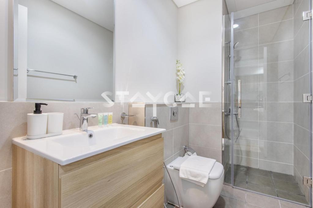 Staycae - Golf Apartment Dubai