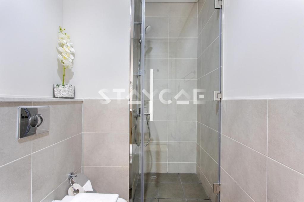 Staycae - Golf Apartment