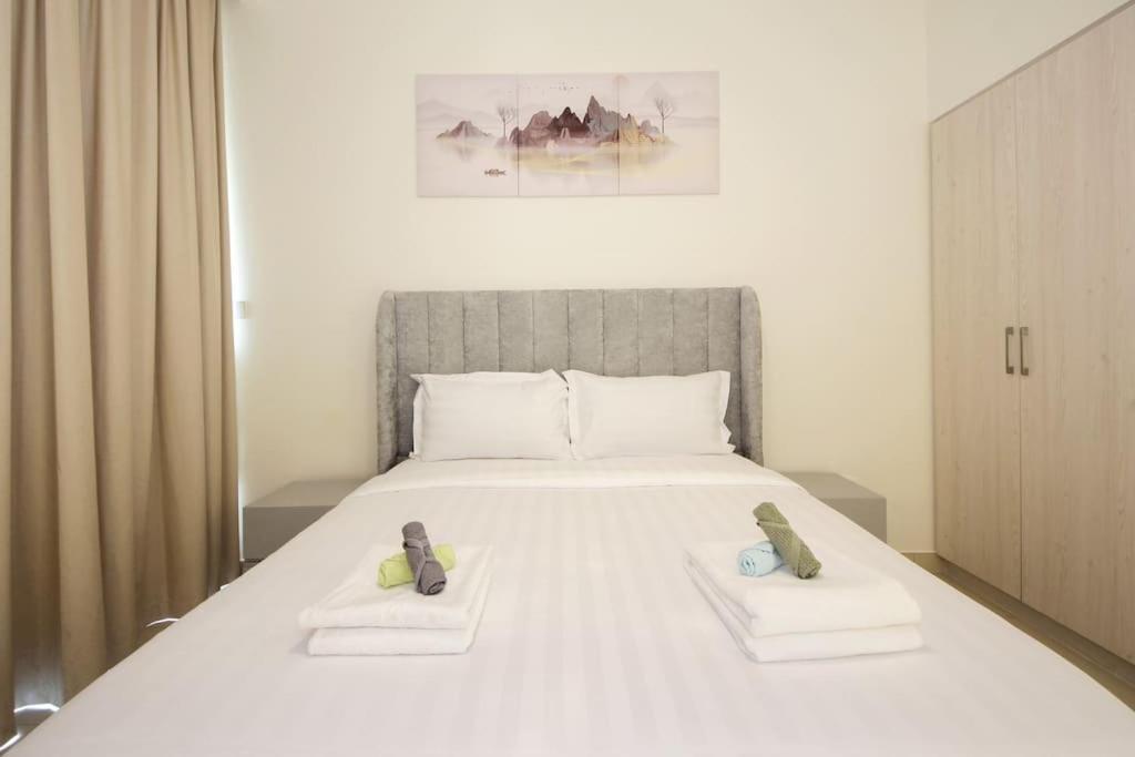 Hills Dreamin Spacious 1br With Balcony Dubai