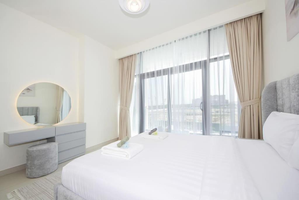 Hills Dreamin Spacious 1br With Balcony Apartment