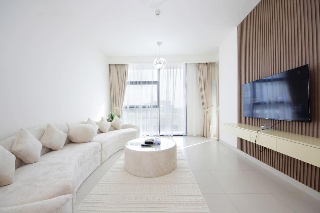 Hills Dreamin Spacious 1br With Balcony * Dubai