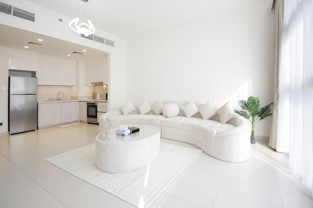 Hills Dreamin Spacious 1br With Balcony