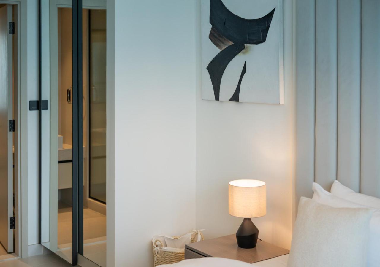 Apartment Waterfront ,High Floor 2Bed With Private Beach Access Dubai