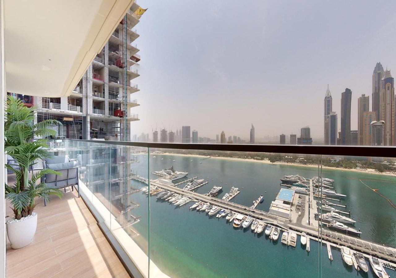 Waterfront ,High Floor 2Bed With Private Beach Access