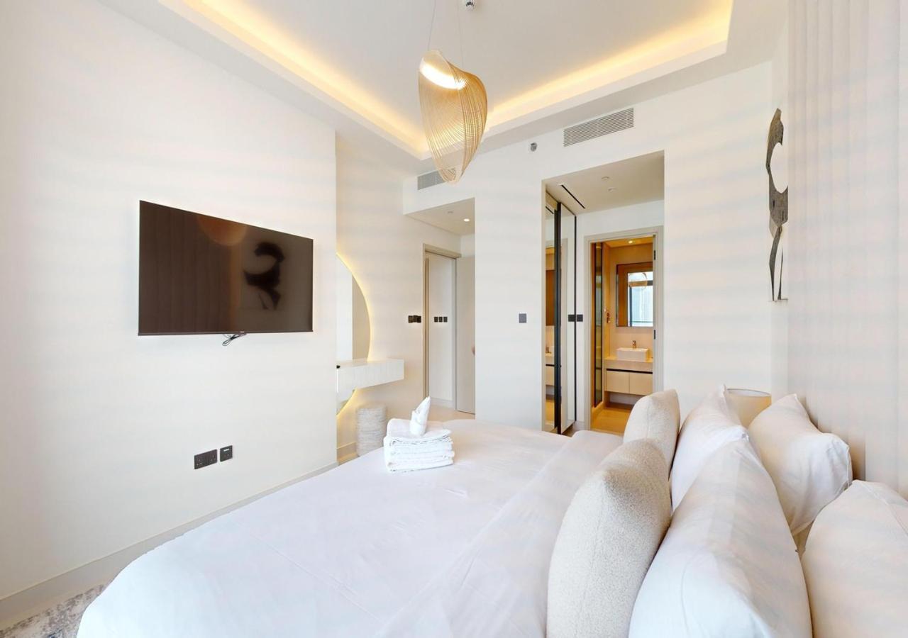 Apartment Waterfront ,High Floor 2Bed With Private Beach Access