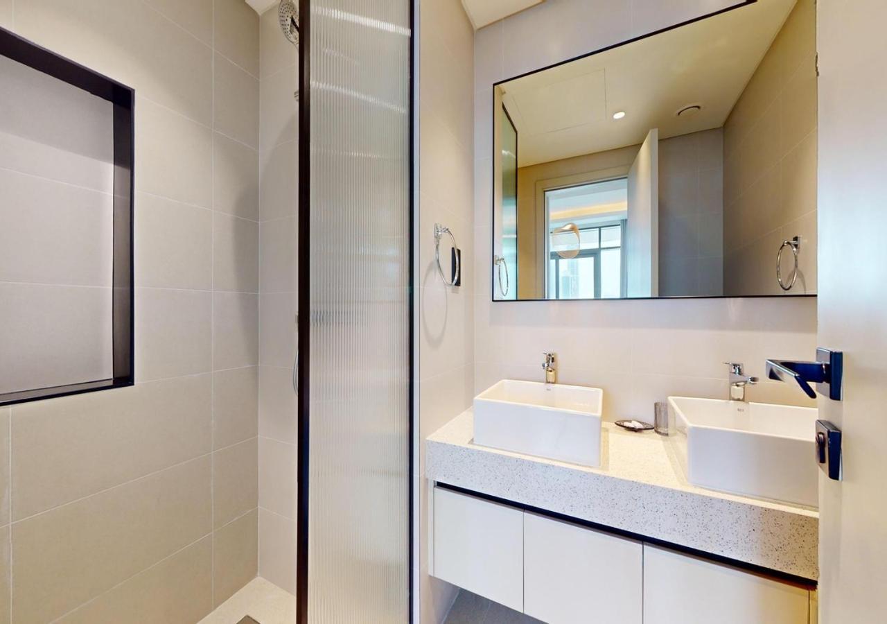 Apartment Waterfront ,High Floor 2Bed With Private Beach Access Dubai