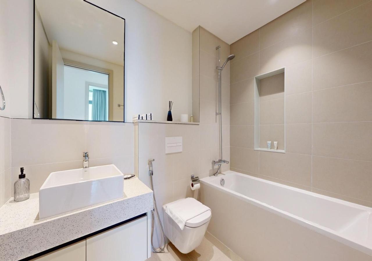 Apartment Waterfront ,High Floor 2Bed With Private Beach Access Dubai