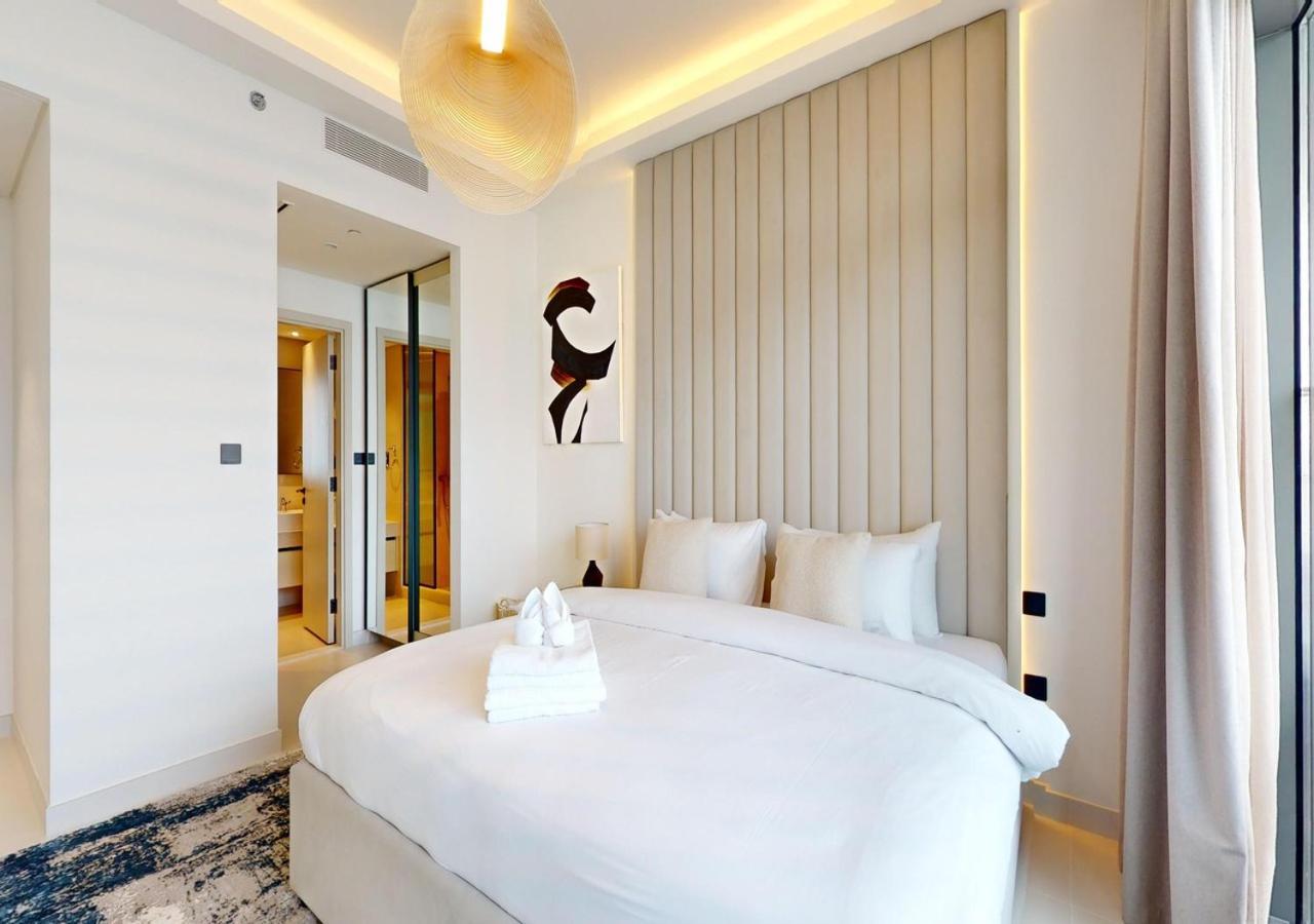 Apartment Waterfront ,High Floor 2Bed With Private Beach Access