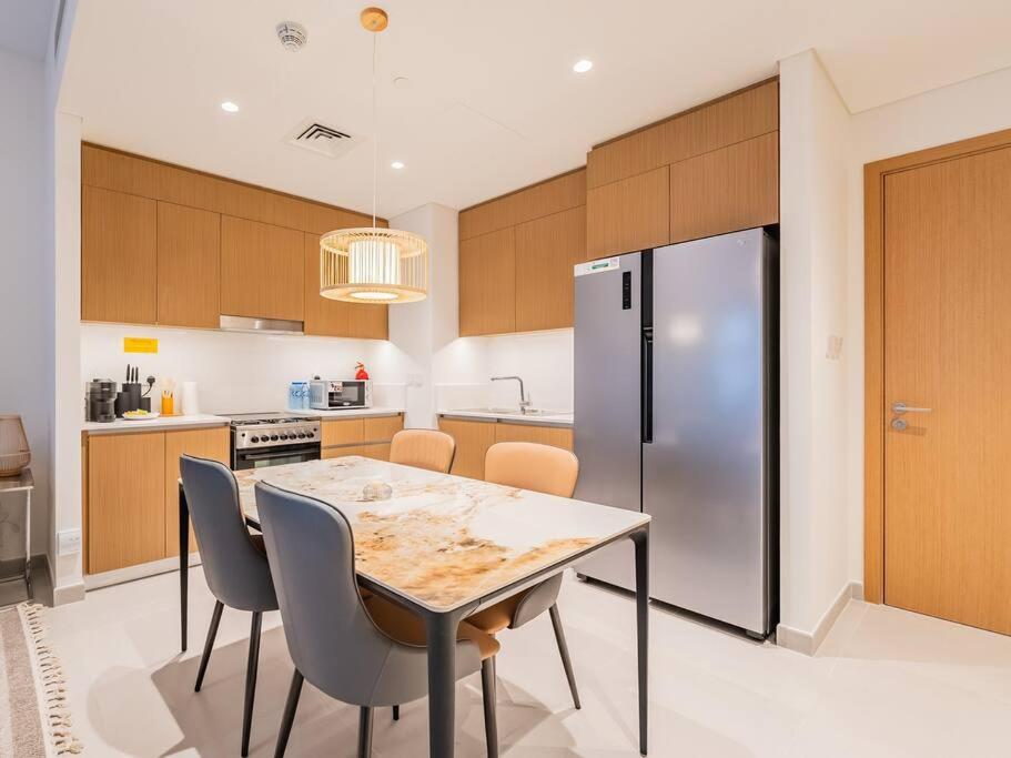 Ravishing Retreat 2br Creek Luxury Abode *