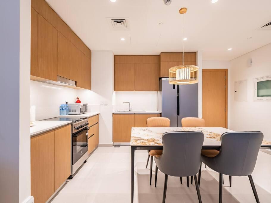 Apartment Ravishing Retreat 2br Creek Luxury Abode Dubai