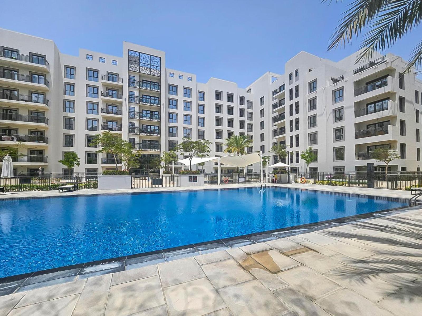 Trophy - Discover Tranquility Living In Sleek Sanctuary Apartment *