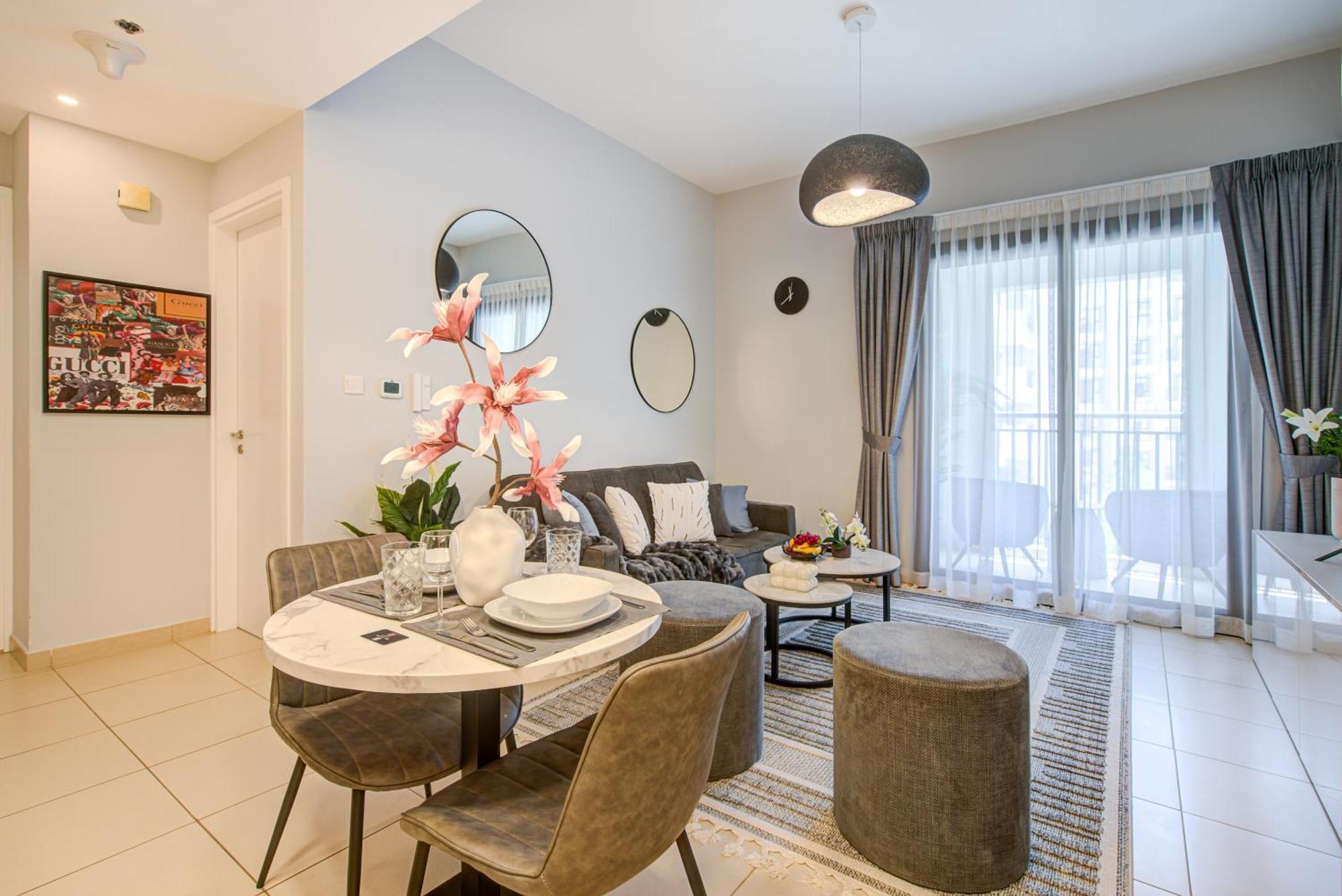 Trophy - Discover Tranquility Living In Sleek Sanctuary Apartment *