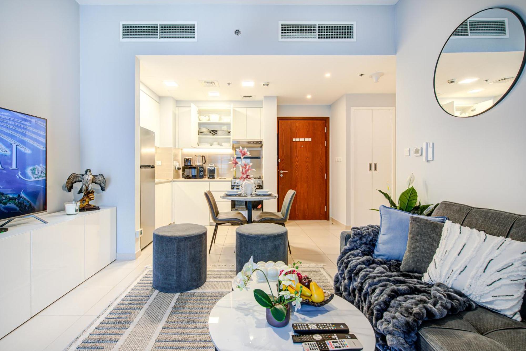 Apartment Trophy - Discover Tranquility Living In Sleek Sanctuary