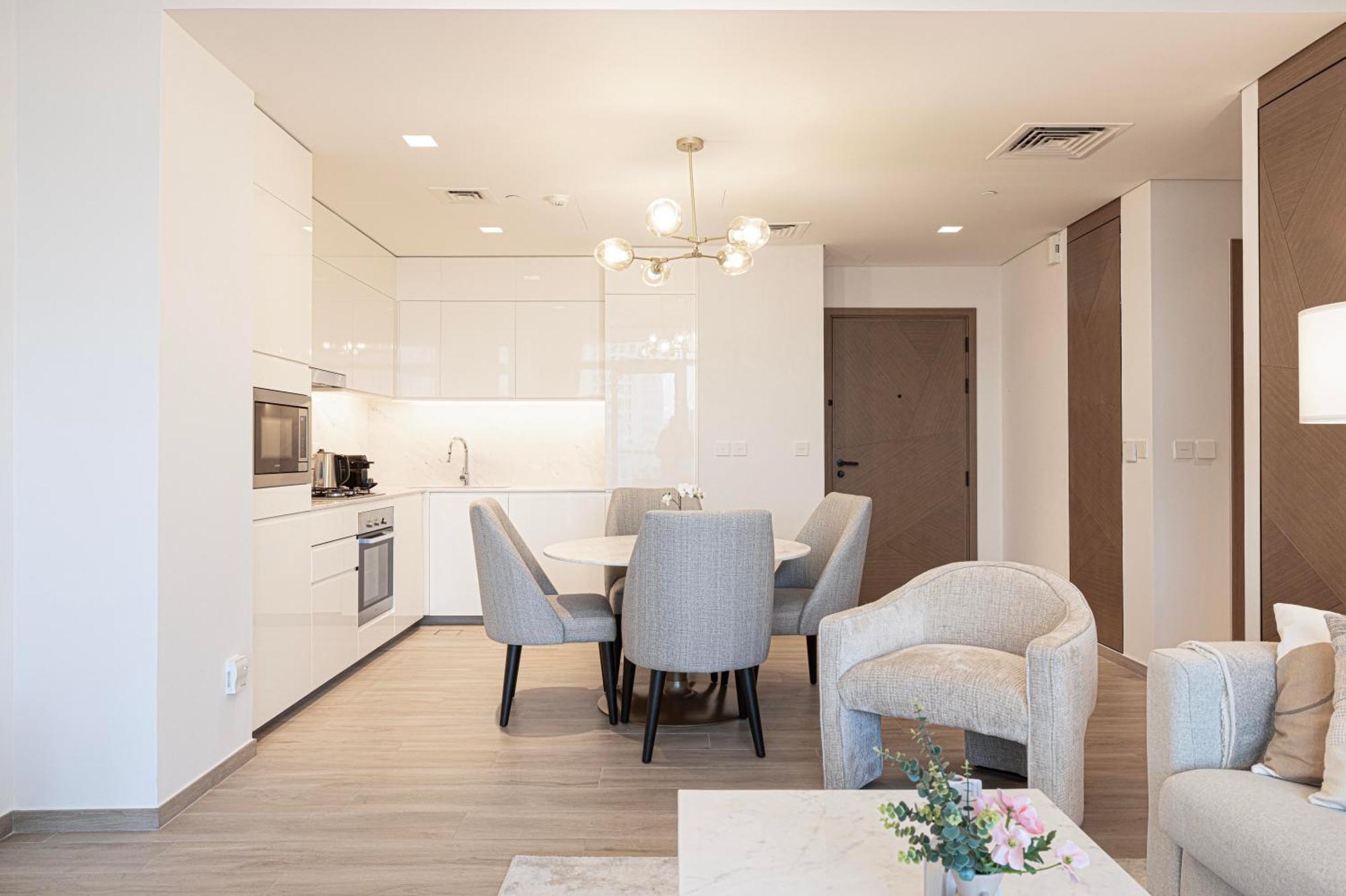 Cozy 2br Retreat With Panoramic Creek Views Apartment Dubai
