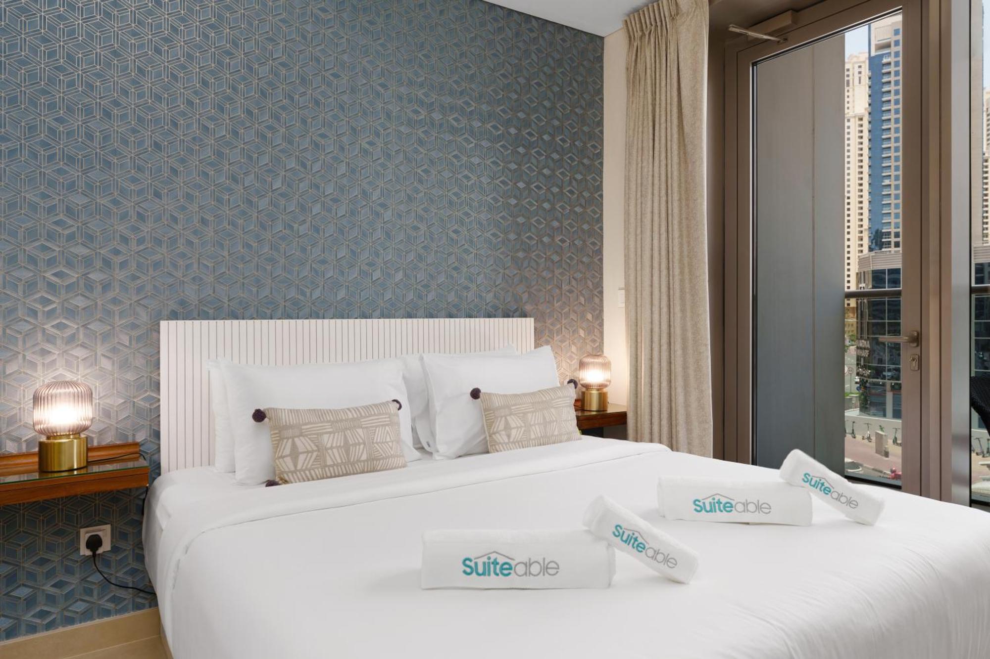 Experience Sparkle Tower Living In Jbr - Suiteable