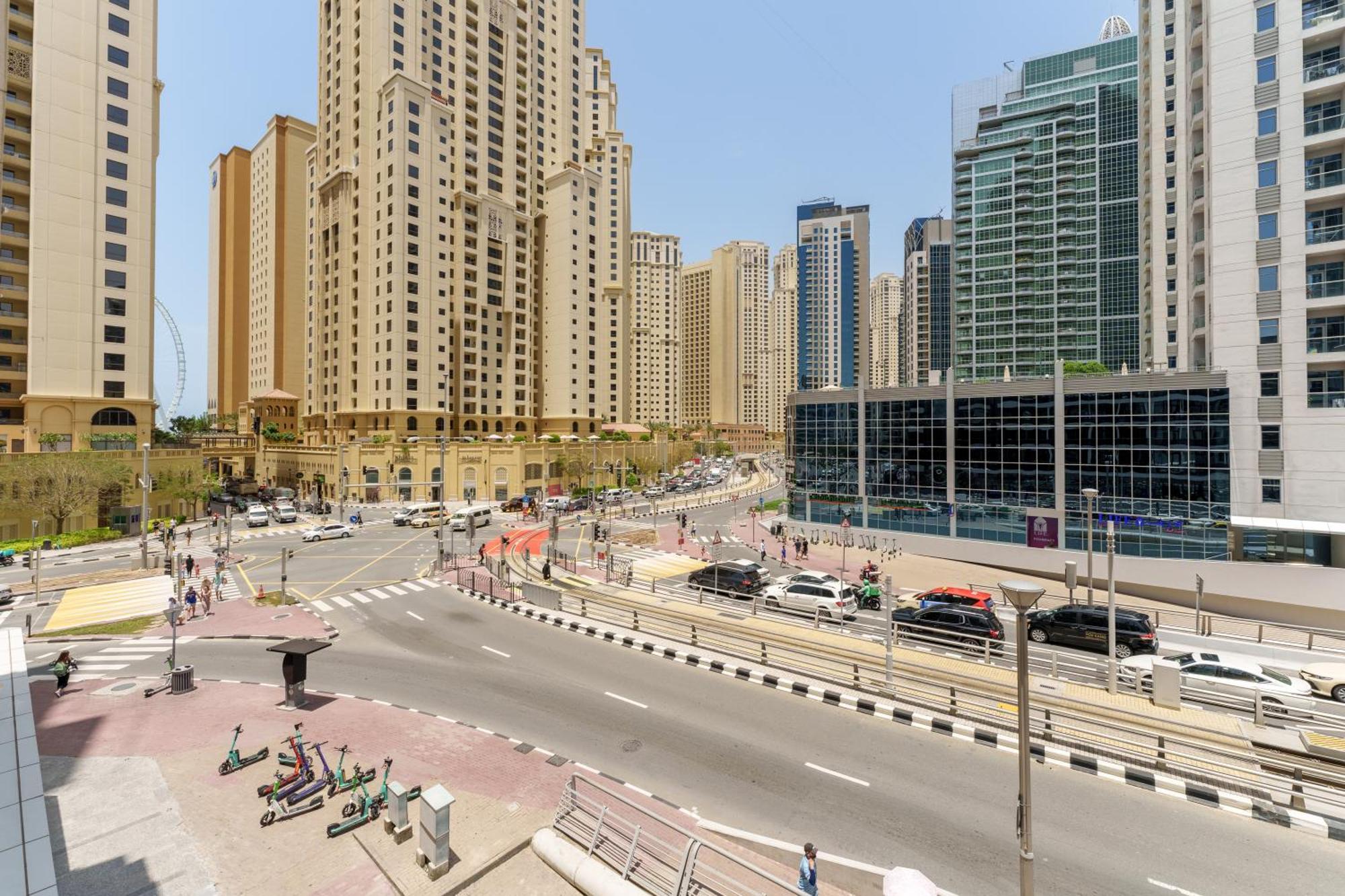 Experience Sparkle Tower Living In Jbr - Suiteable Apartment *