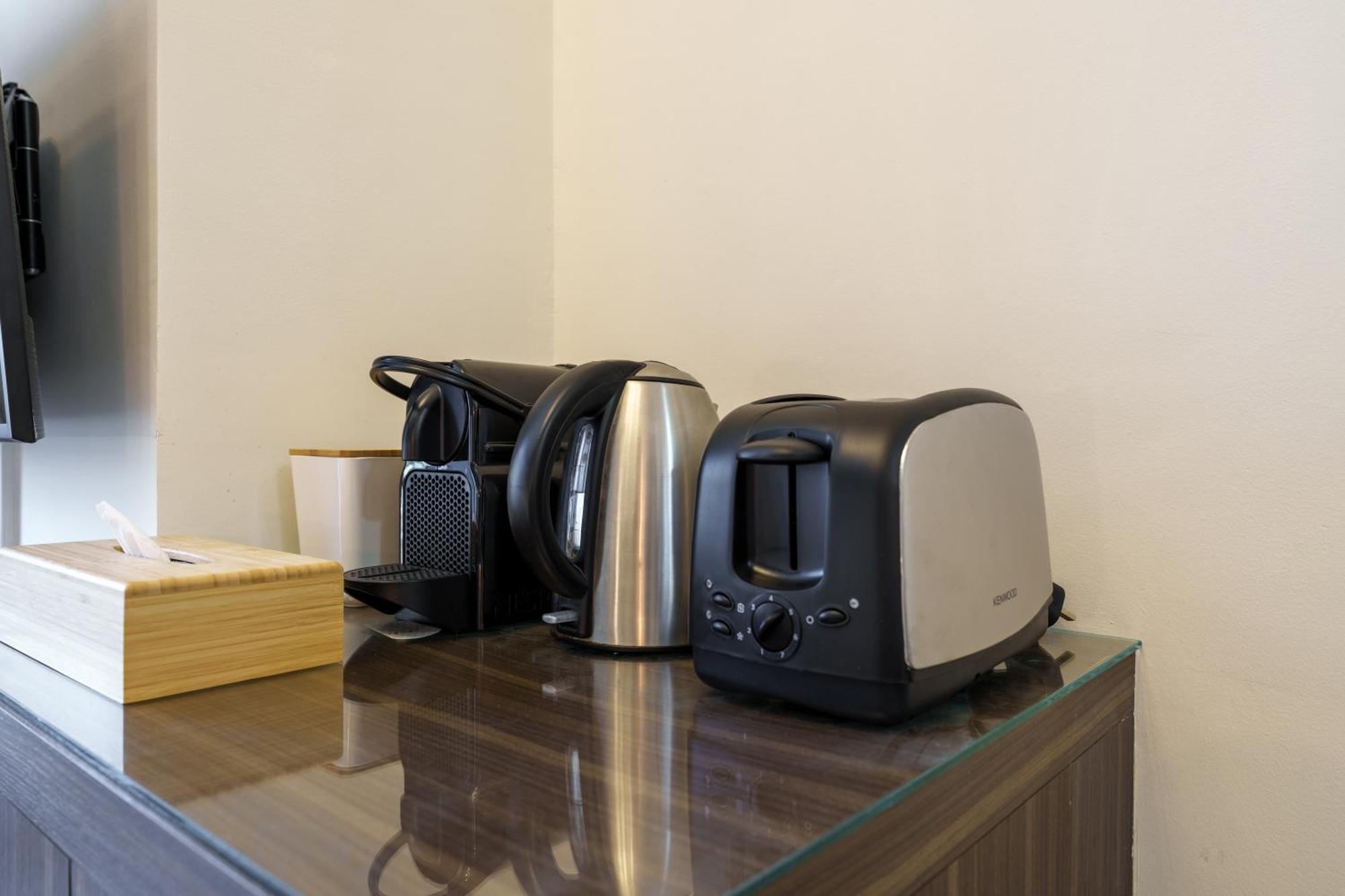 Experience Sparkle Tower Living In Jbr - Suiteable Apartment *