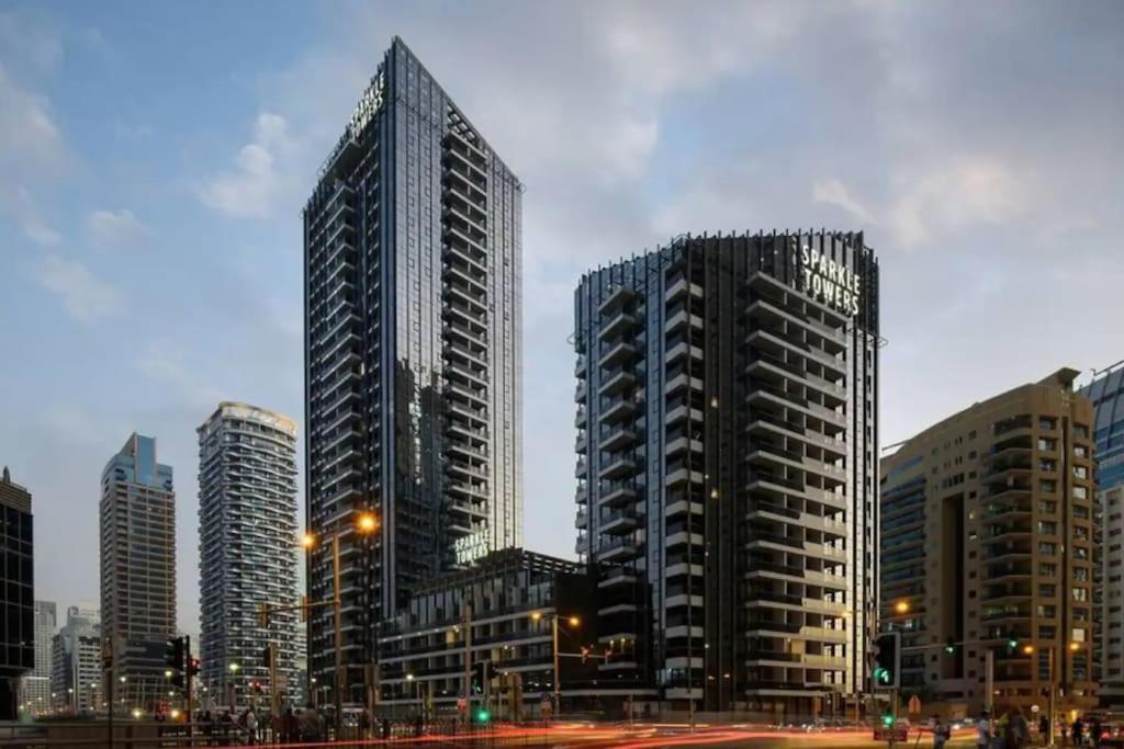 Experience Sparkle Tower Living In Jbr - Suiteable Apartment