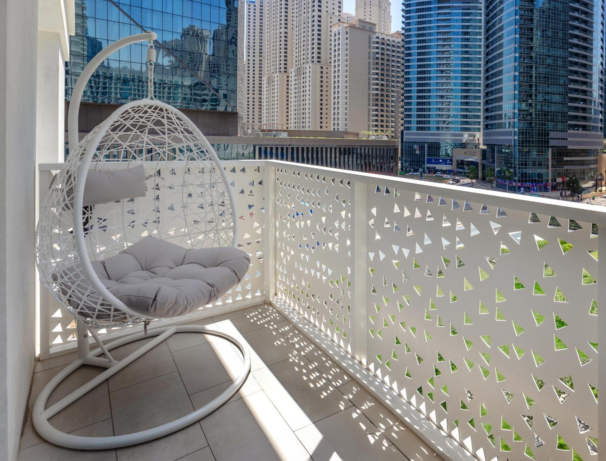 Brand New Spacious 1bd In La Vie On The Dubai