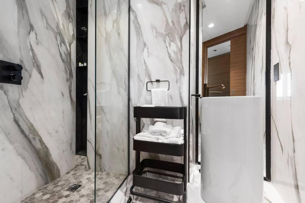 First Class 2br Elevated Luxury With Terrace *