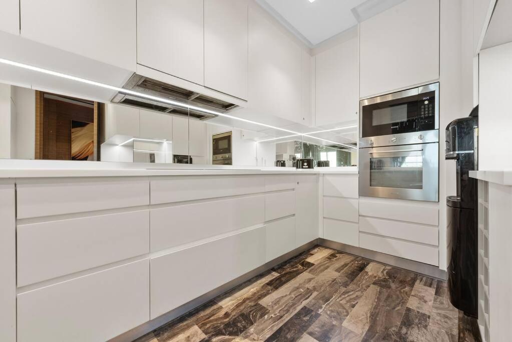 First Class 2br Elevated Luxury With Terrace