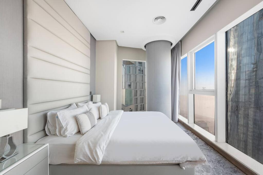 First Class 2br Elevated Luxury With Terrace *