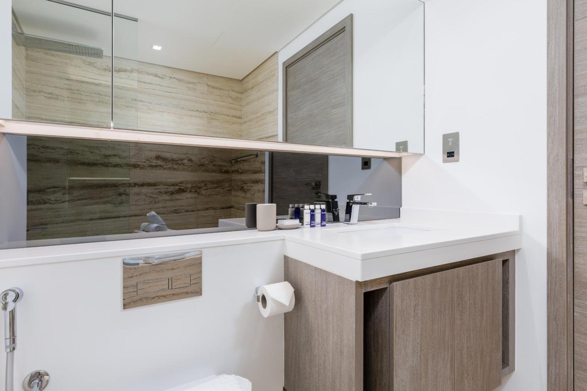 Apartment Maison Privee - Classy Urban Retreat With Amazing Canal Views