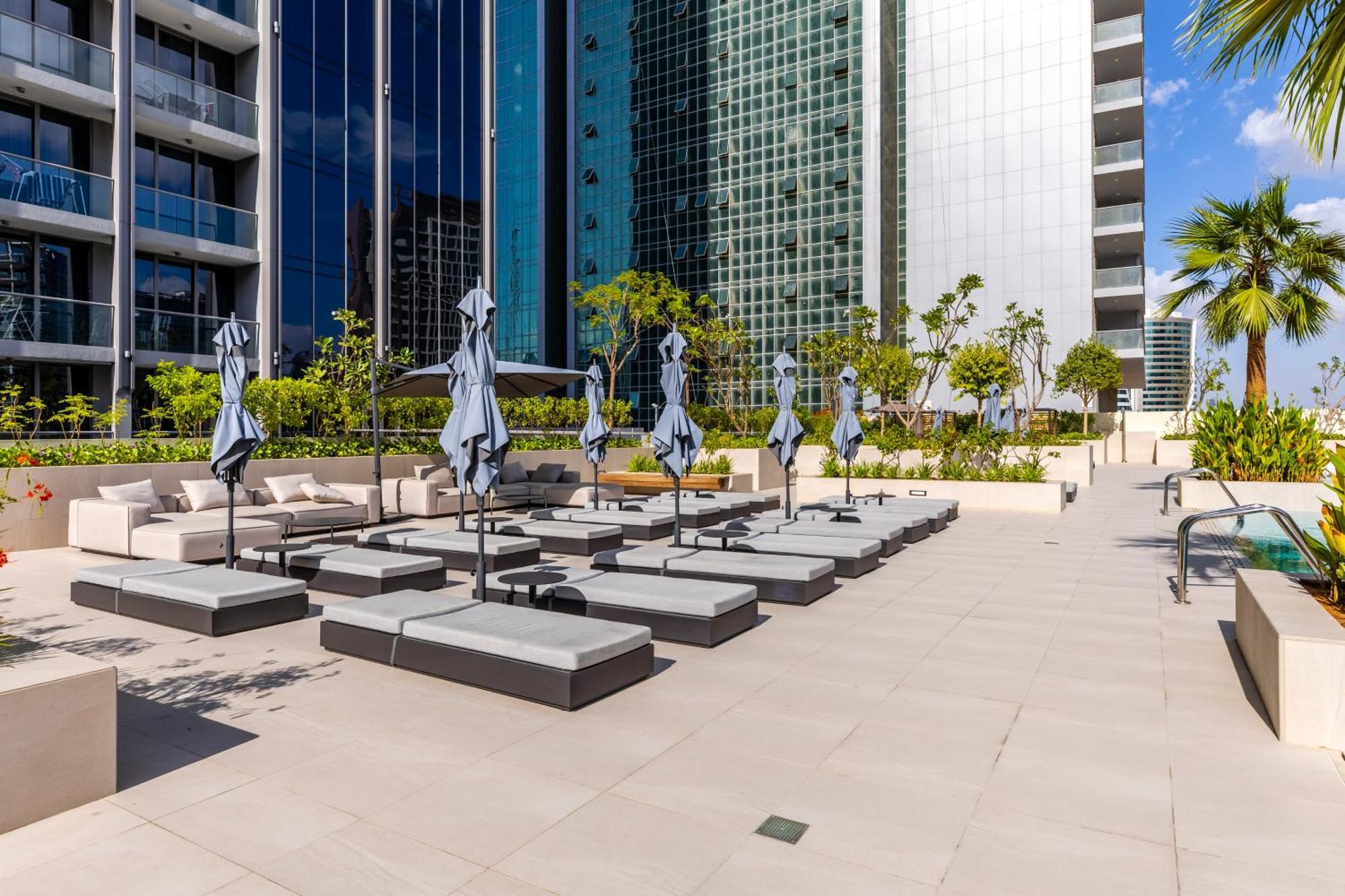 Maison Privee - Classy Urban Retreat With Amazing Canal Views Dubai