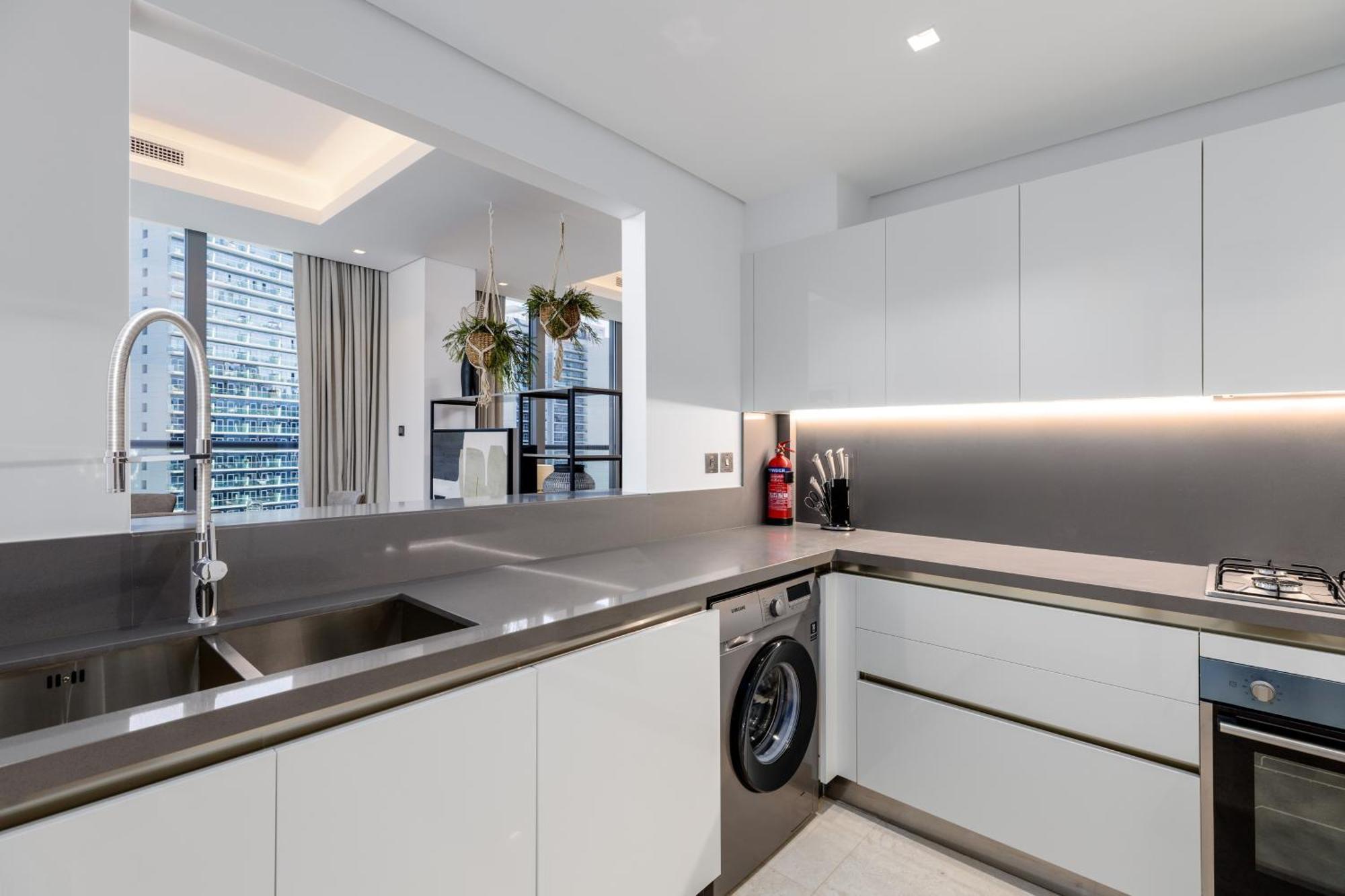 Maison Privee - Classy Urban Retreat With Amazing Canal Views