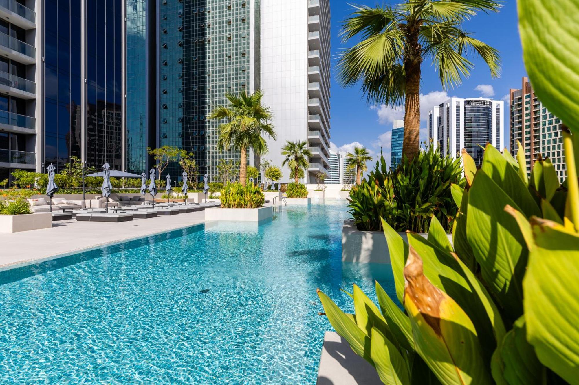 Maison Privee - Classy Urban Retreat With Amazing Canal Views Dubai