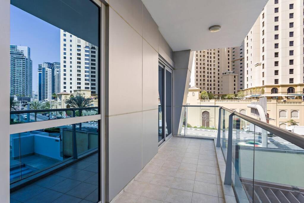 3-5 Mins Walk To Jbr 5-7 Mins To The Tram Apartment
