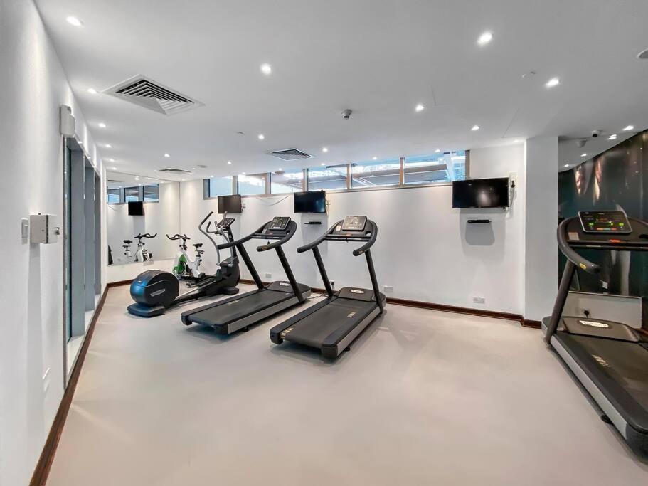 3-5 Mins Walk To Jbr 5-7 Mins To The Tram Apartment *