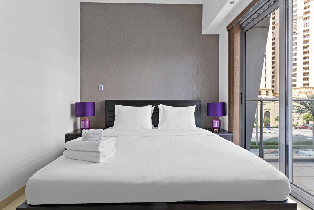 Apartment 3-5 Mins Walk To Jbr 5-7 Mins To The Tram *