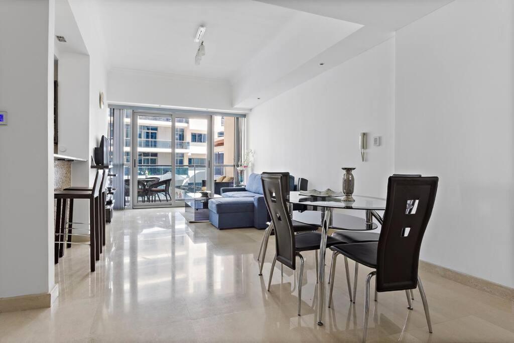 Apartment 3-5 Mins Walk To Jbr 5-7 Mins To The Tram Dubai