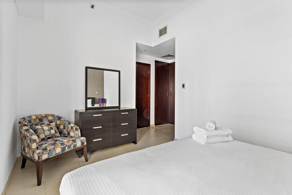 3-5 Mins Walk To Jbr 5-7 Mins To The Tram Apartment Dubai