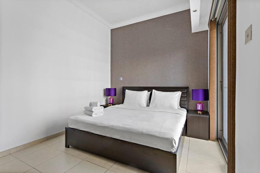 3-5 Mins Walk To Jbr 5-7 Mins To The Tram * Dubai