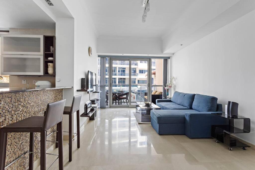Apartment 3-5 Mins Walk To Jbr 5-7 Mins To The Tram *