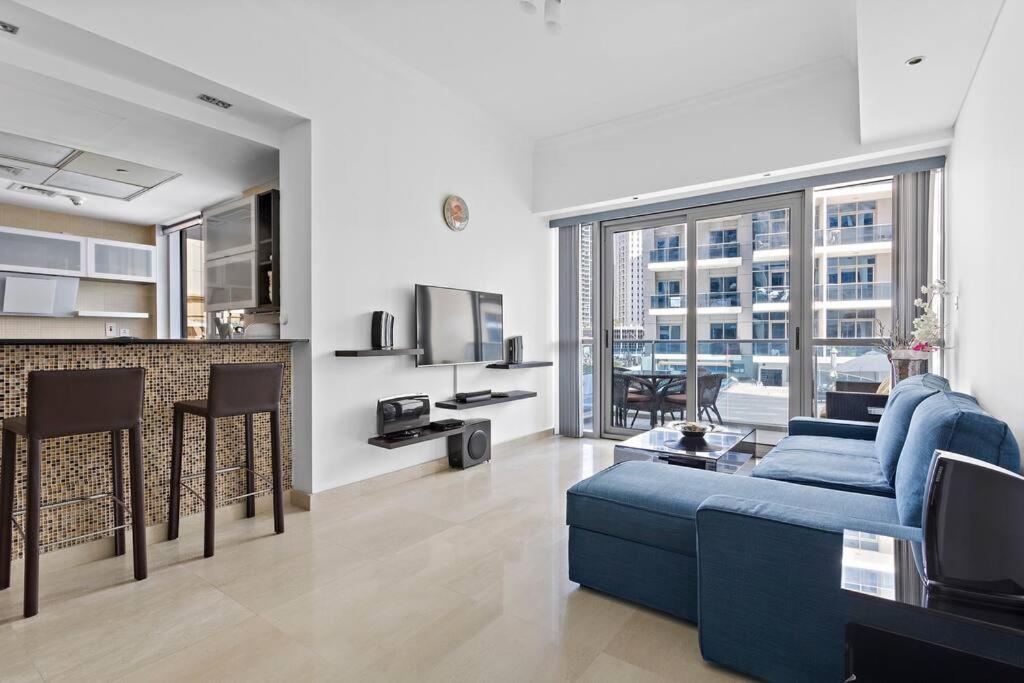 3-5 Mins Walk To Jbr 5-7 Mins To The Tram * Dubai