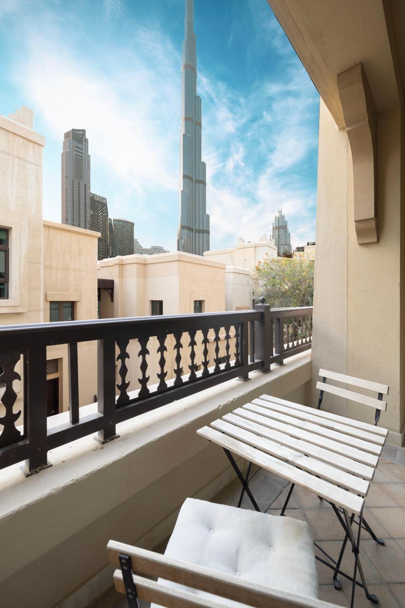 Old Town Luxury: 1-br With Large Terrace & Burj Khalifa View Apartment