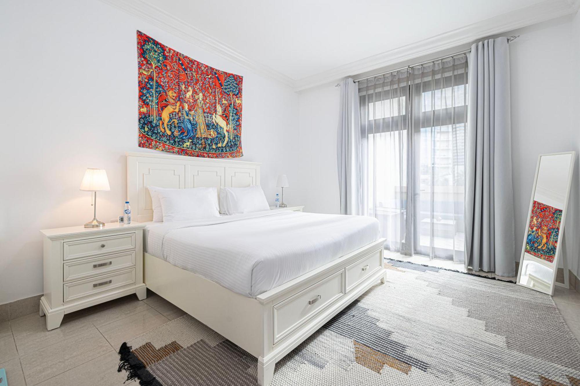Apartment Old Town Luxury: 1-br With Large Terrace & Burj Khalifa View *