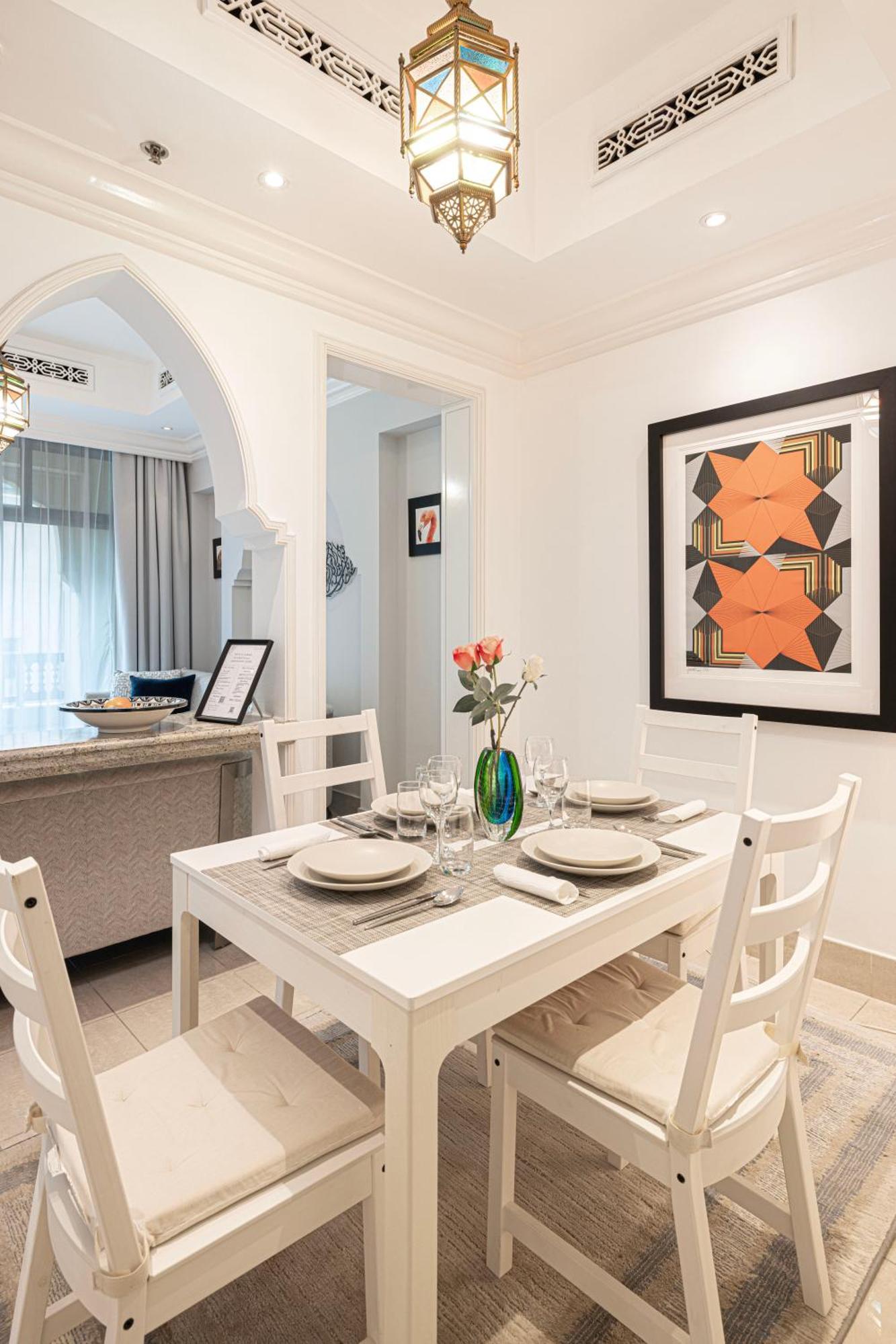 Old Town Luxury: 1-br With Large Terrace & Burj Khalifa View * Dubai